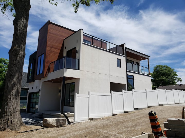 Luxury Home With Hot Tub, 2 Min Walk To Beach - Grand Bend