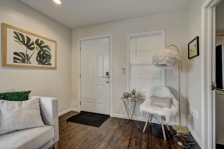 Updated 1 Bed 1 Bath Home Within The Heart Of Okc - Oklahoma City, OK