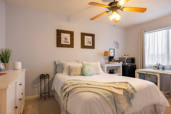 明亮宽敞的起居区，让您享受愉快的旅程！