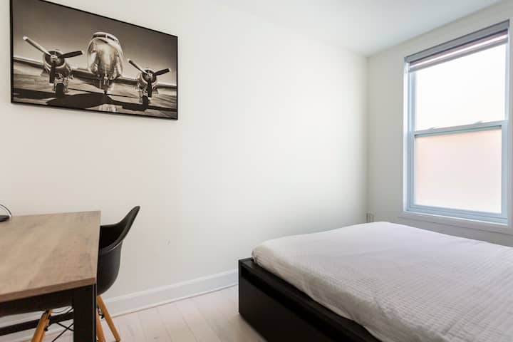 Bedroom 2 + workspace