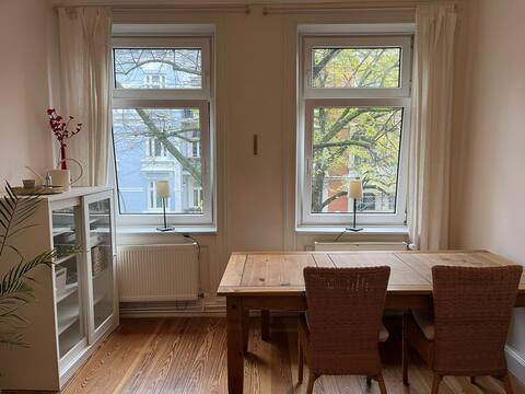 Beliebte Airbnb-Anzeige: Beautiful old building in the Generalsviertel in Hoheluft West