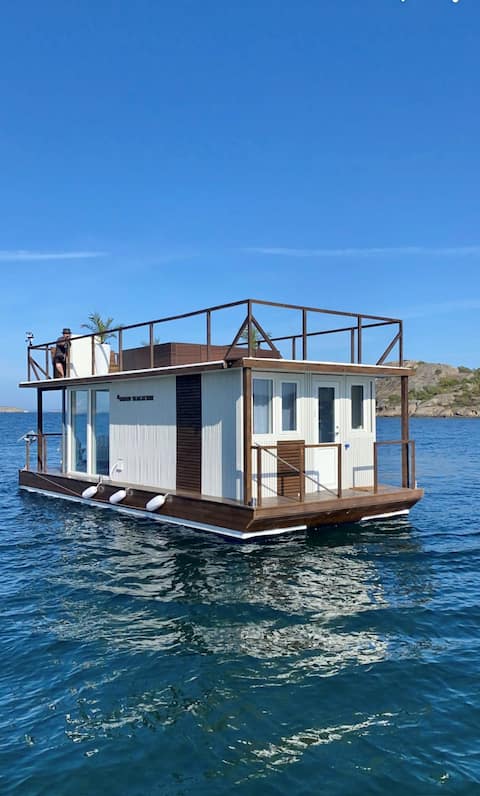 Gudem Seacation - en suite on the water