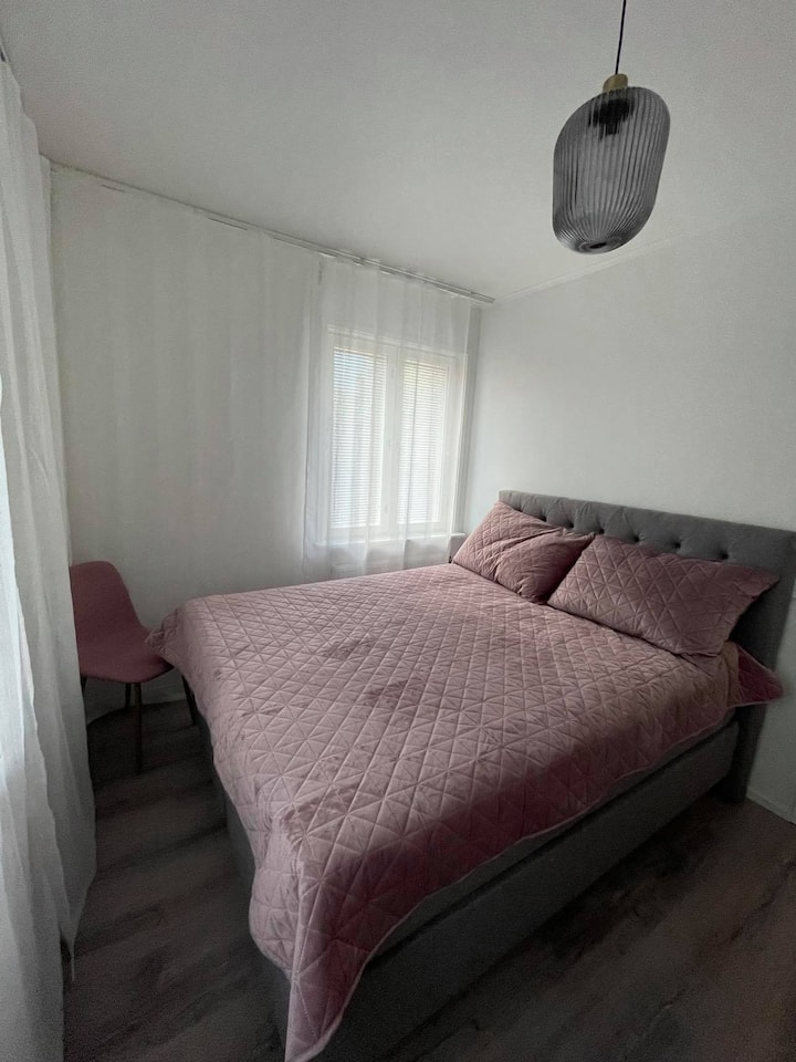 غرفة النوم 1