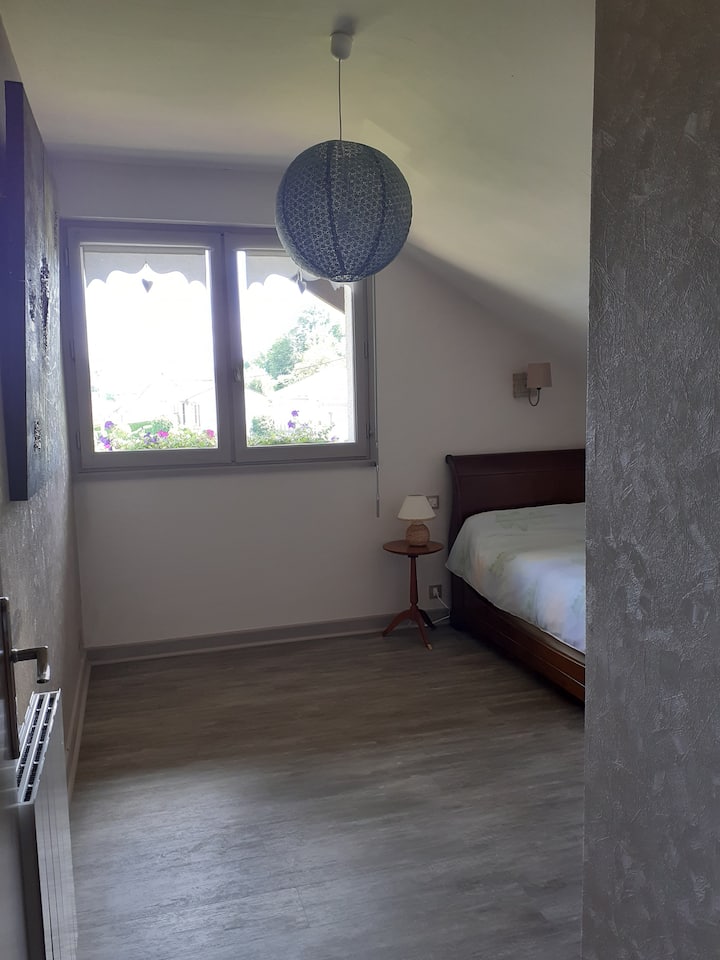 Une chambre  d enfant  à  l'étage