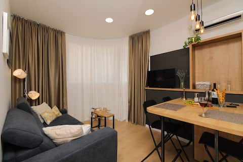 Top performing Airbnb: Largo, modern comfort & timeless tradition in Grad Supetar