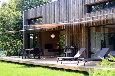 Bioclimatic house with a stunning scenic view