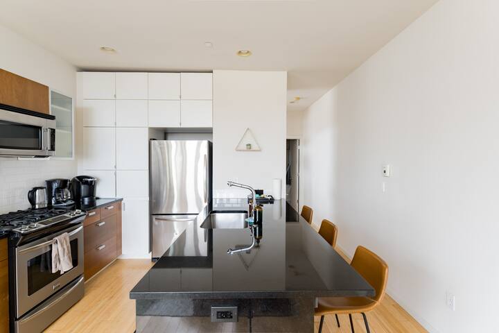 Spacious 3BR Capitol Hill Loft | Walk to Downtown gallery image 4