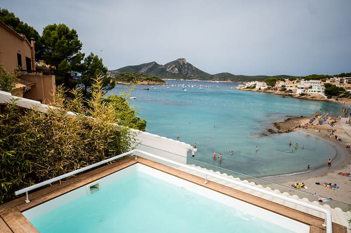 Ground Floor B. Ocean view & access to the beach.