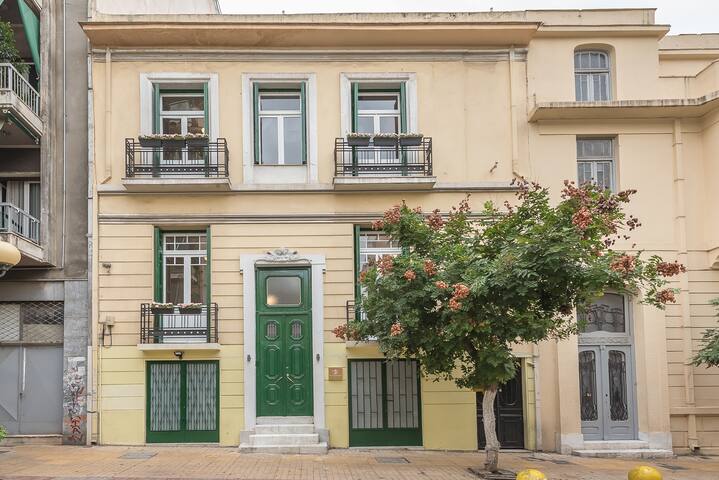 Authentic Athenian Villa I 4 Apartments I Groups gallery image 2