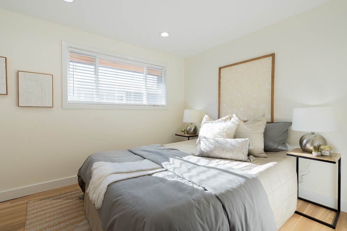 חדר שינה שני למעלה.