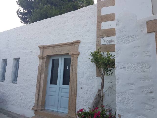 Αρχοντικό ΒΑΡΒΑΡΗ 1926 gallery image 2