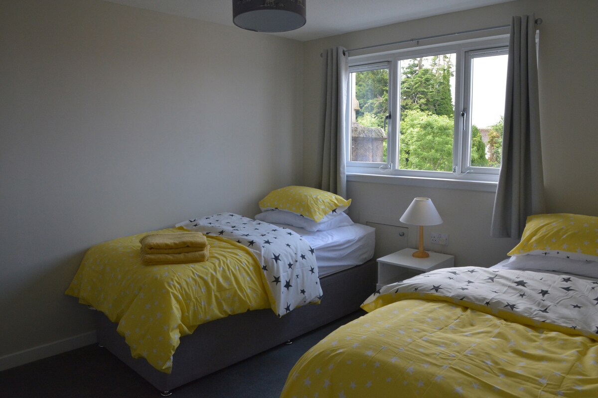 dvokrevetna soba s bračnim krevetom na 2. katu