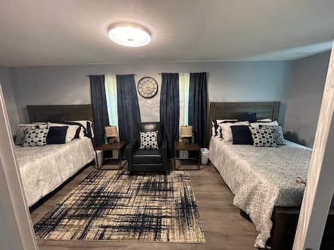 Cosy 2 bedroom, 1 bath house with modern amenities