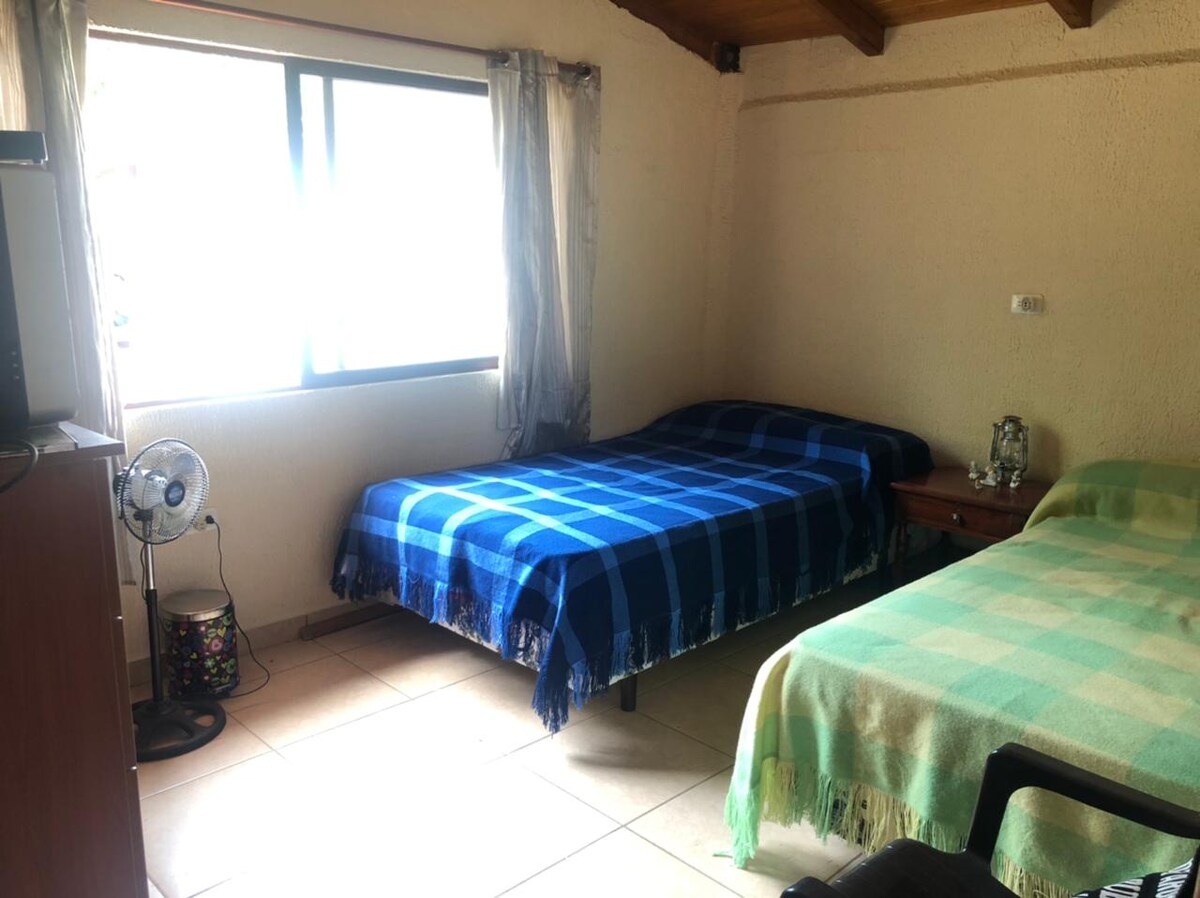 房间1楼，配有电视