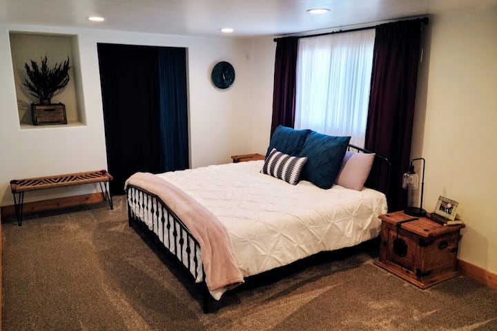 Dormitorio principal: cama tamaño king