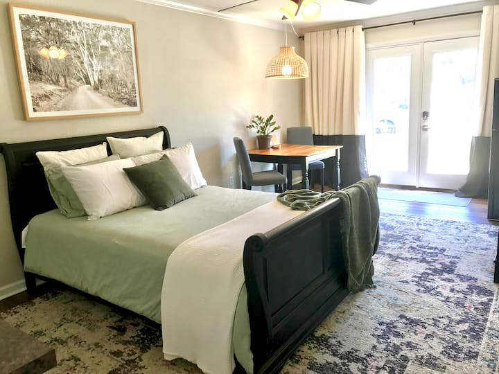 Salty Willow-a “suite retreat” in the heart of VB!