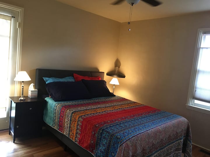 Спална соба 1 со нов брачен кревет и душек од мемори пена