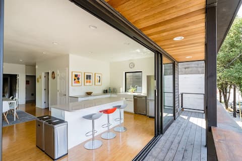 Unique 8 BR Private Home in Pearl District