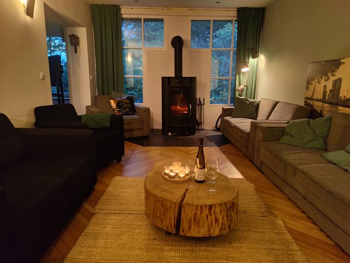 Riant Huis In Een Bosrijke Omgeving - Monreal