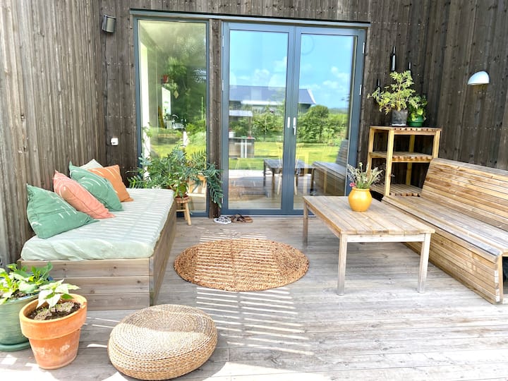 Lovely modern villa close to the sea and Varberg center Villas for