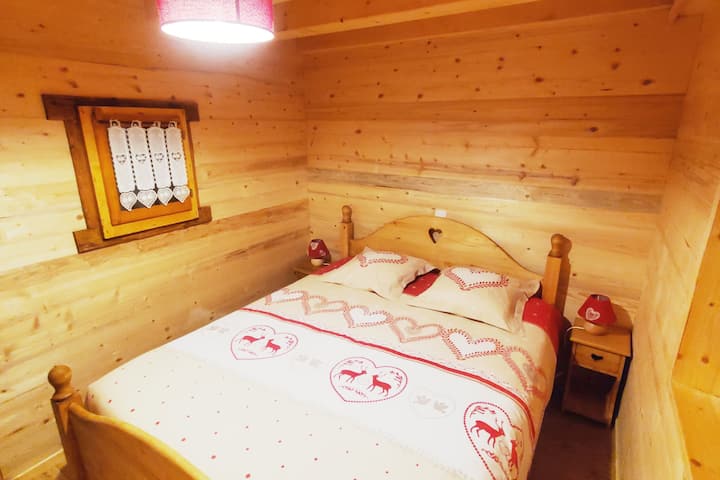 Обезбедена е спална соба на приземје 1


постелнина