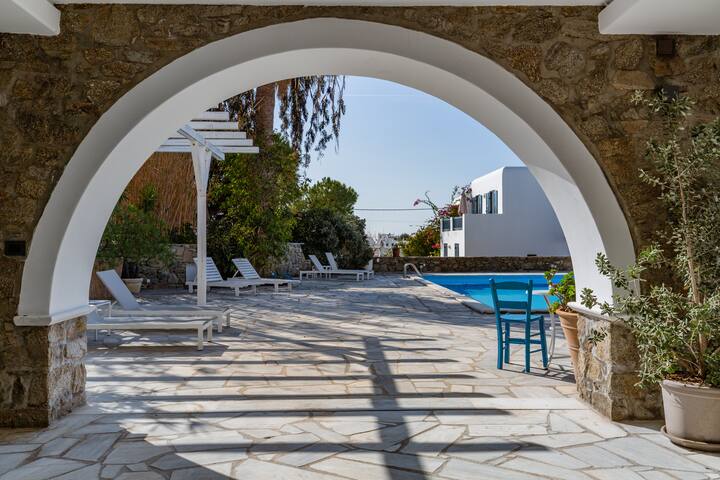 Callisti Mykonos Town (Chora) with pool view. gallery image 5