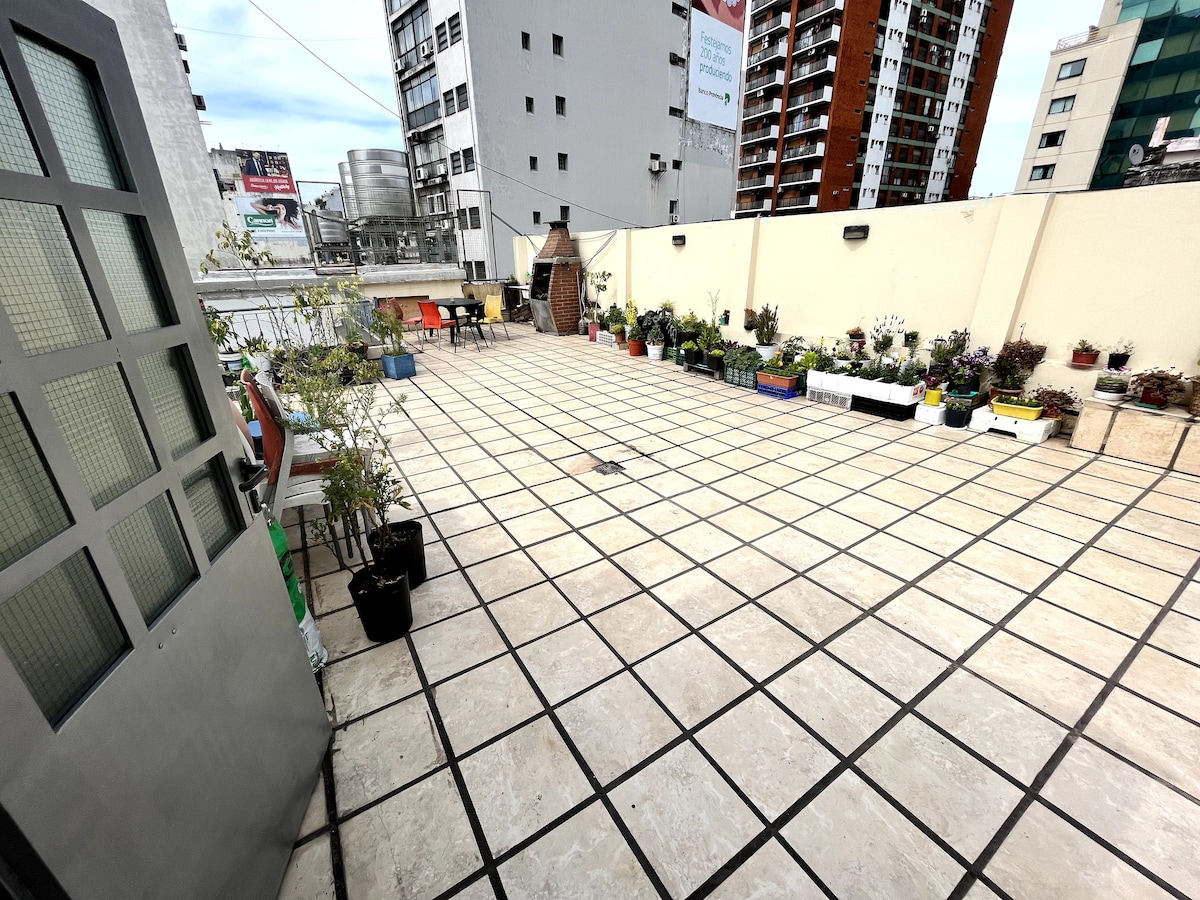 Quarto em apartamento com terraço em Balvanera