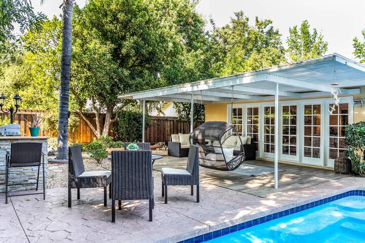 Villa Sausalito – Newly Designed 4BR HOUSE w/ POOL gallery image 5