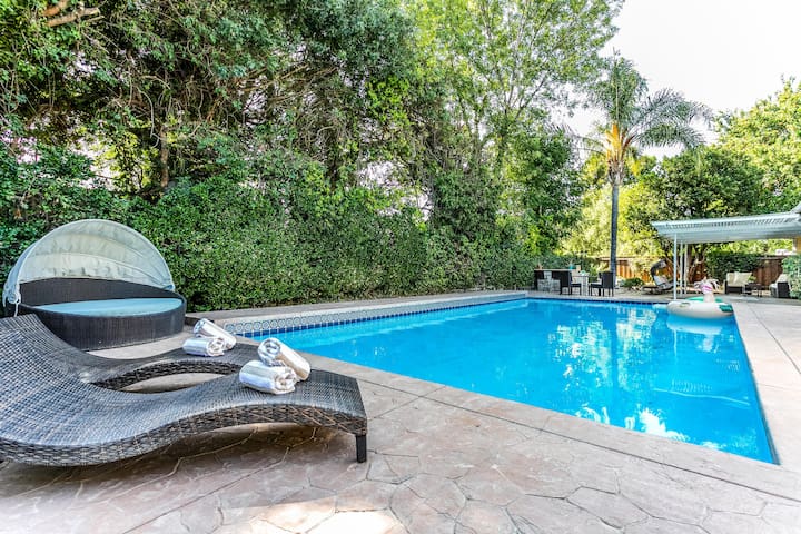 Villa Sausalito – Newly Designed 4BR HOUSE w/ POOL