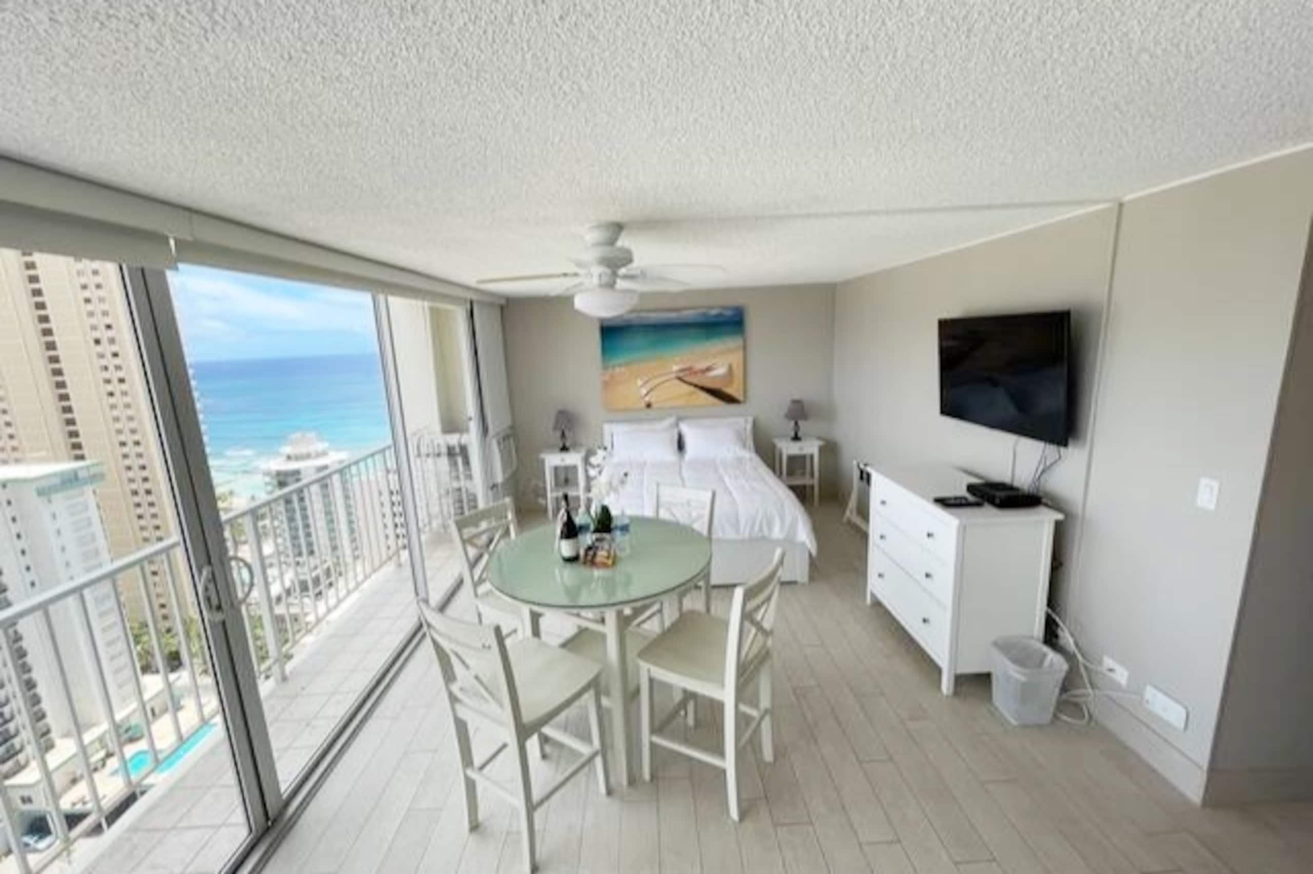 Condo in Honolulu · ★4.93 · 1 bedroom · 1 bed · 1 bath - Image 22