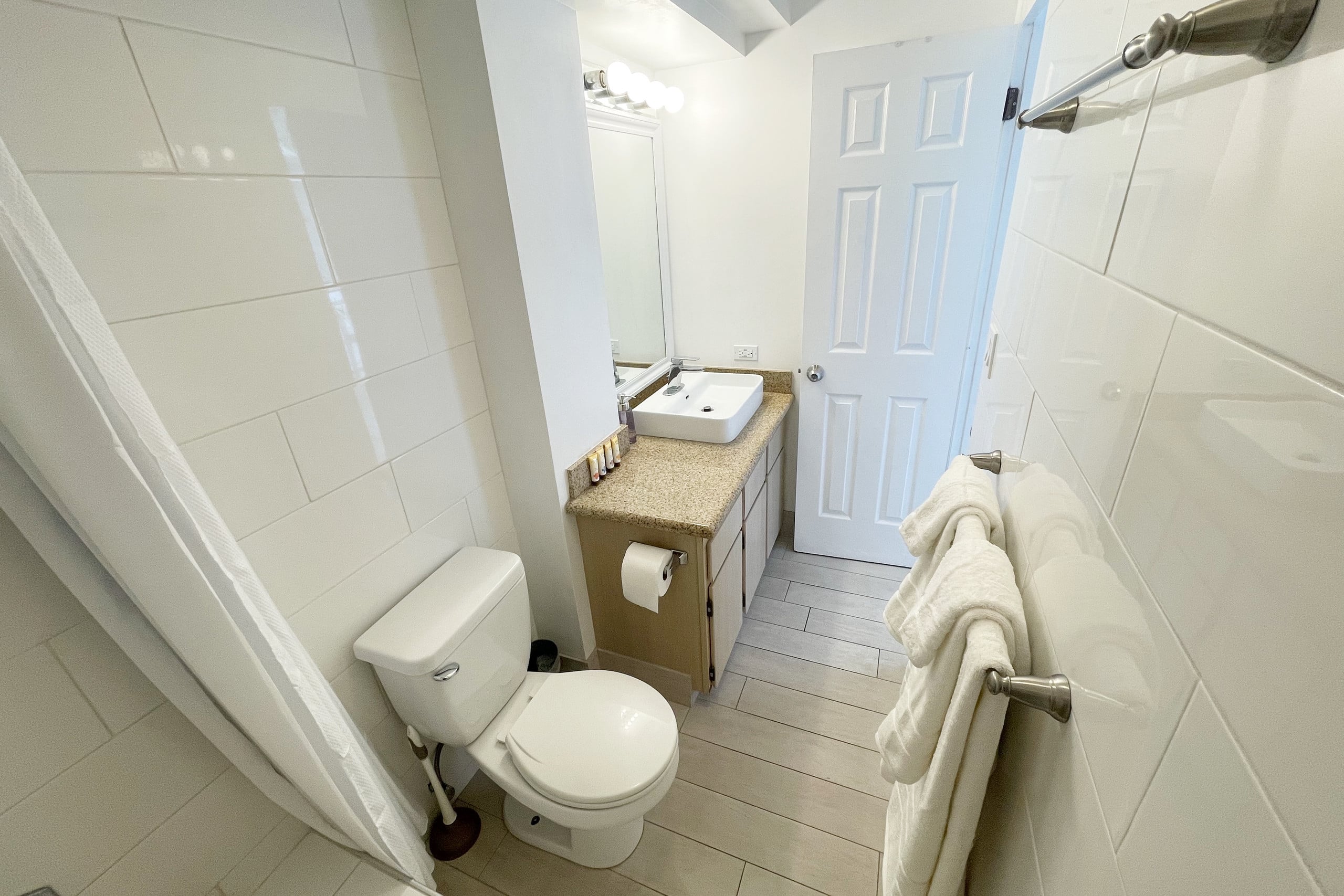 Condo in Honolulu · ★4.93 · 1 bedroom · 1 bed · 1 bath - Image 6