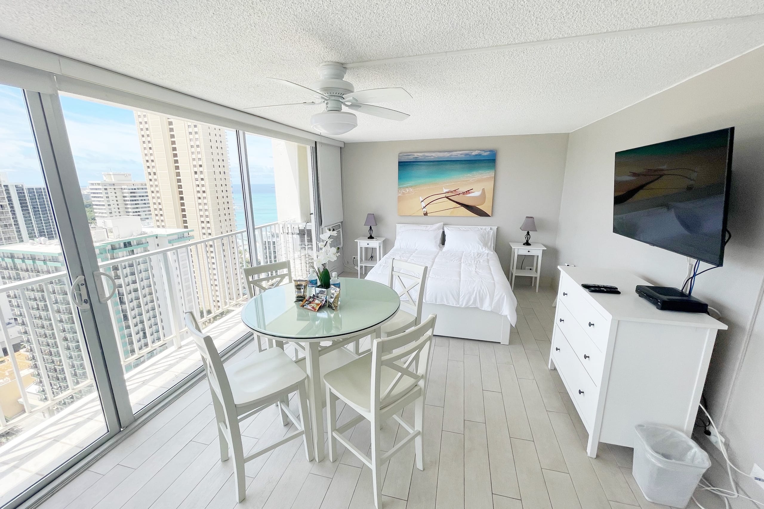 Condo in Honolulu · ★4.93 · 1 bedroom · 1 bed · 1 bath - Image 23
