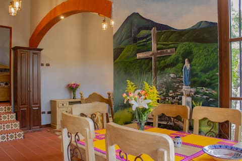 Peaceful bungalow "Sacred Heart" at lake front