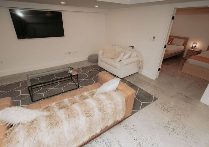 Spacious NEW Brooklyn Duplex 30 min to Manhattan! gallery image 2