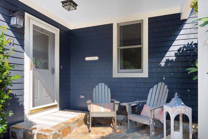 Coastal Hideaway- hot tub close to Newport+beaches gallery image 5