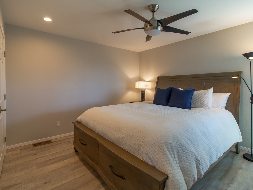 Veľká manželská posteľ