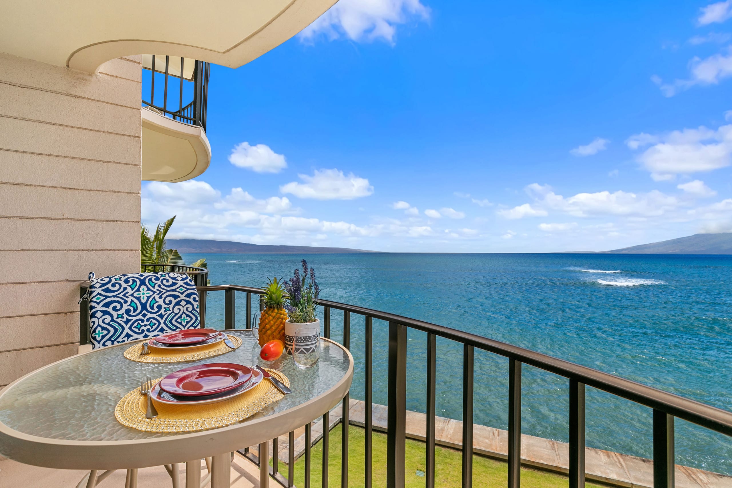 Condo in Lahaina · ★4.94 · 1 bedroom · 2 beds · 1 bath - Image 16