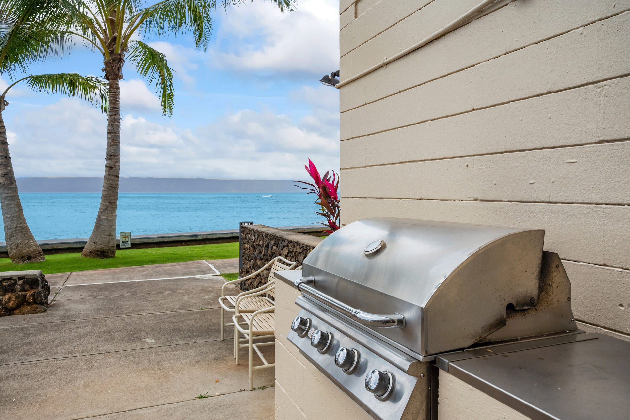 Condo in Lahaina · ★4.94 · 1 bedroom · 2 beds · 1 bath - Image 24