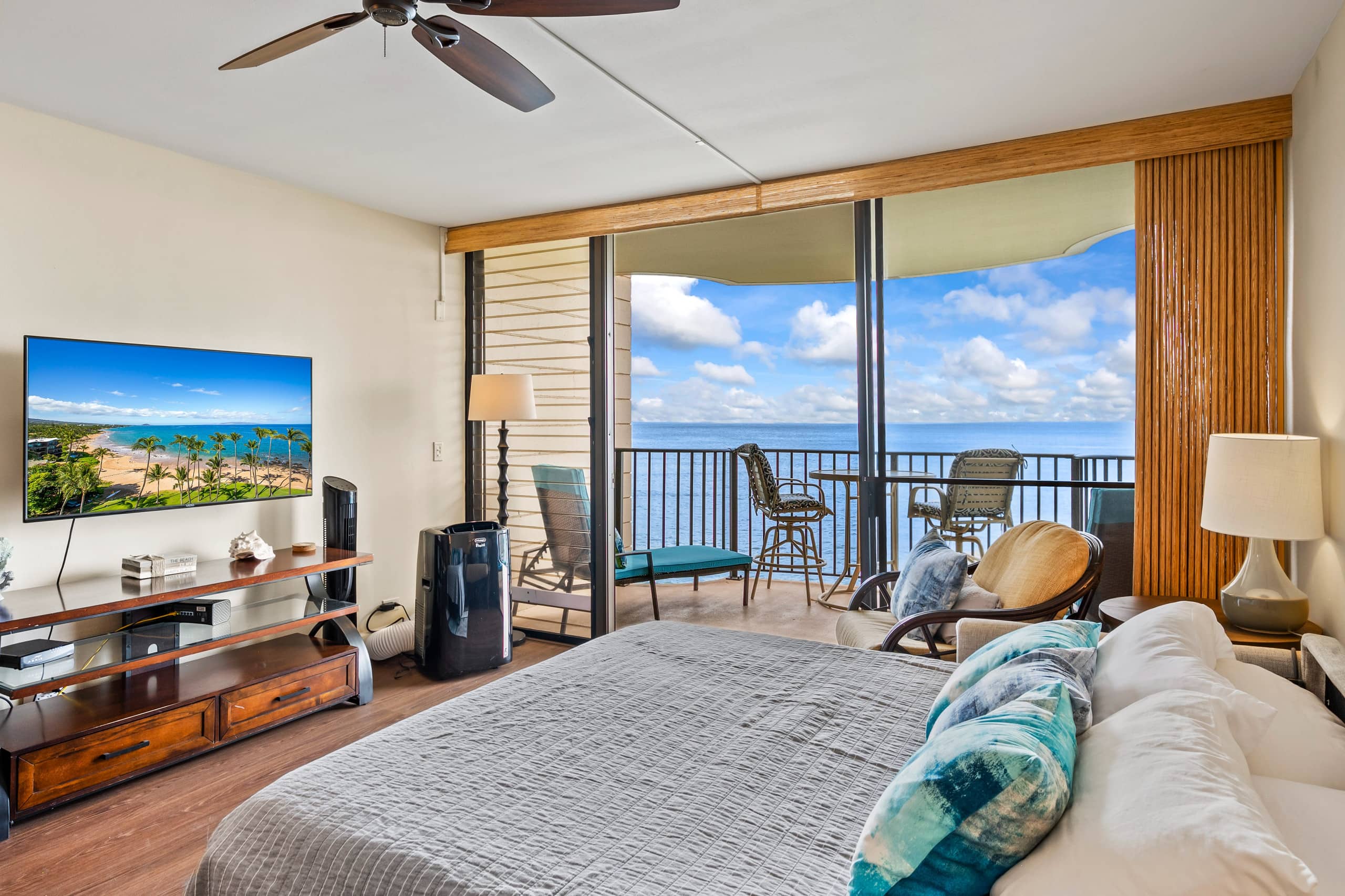 Condo in Lahaina · ★4.94 · 1 bedroom · 2 beds · 1 bath - Image 2