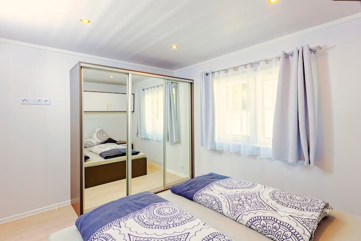 Schlafzimmer 2