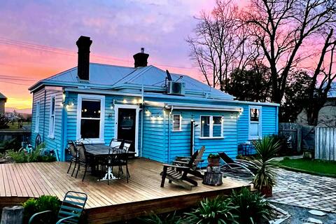 Waterfront - Historic - Luxury Cottage - FIRE PIT