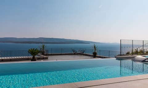 Villa Kruna - where the sky meets the sea...
