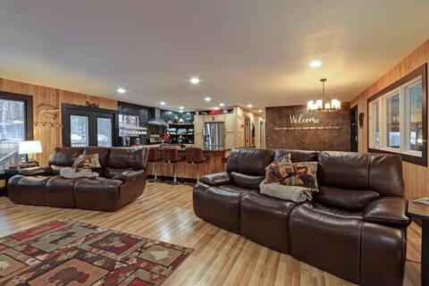 2 Separate Alaskan Style Homes for 24 Guests