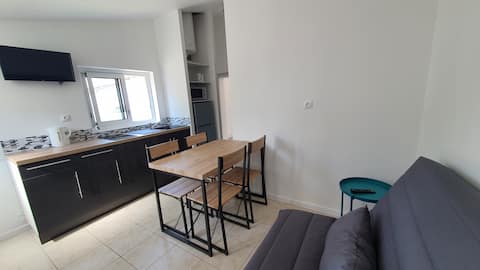 Successful Airbnb property: Seaside cottage "The beach and You, Summer Air" in La Faute Sur Mer
