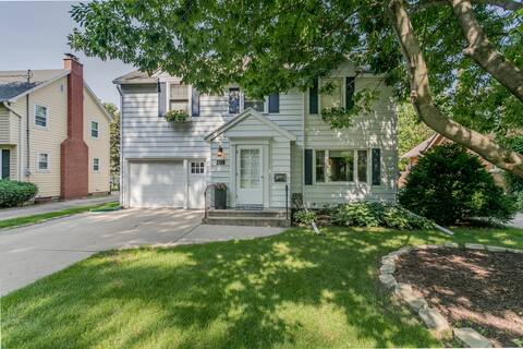 Cheery 3-bedroom home - Quiet Area/Fenced-In Yard