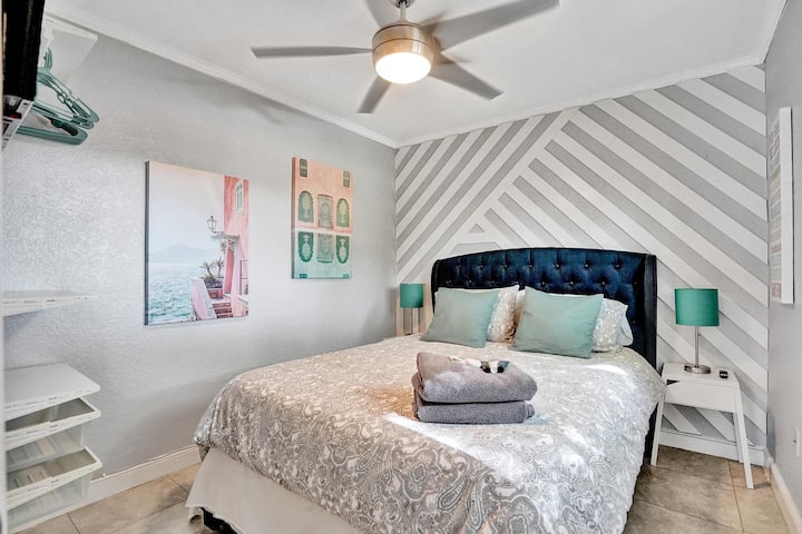 Slaapkamer 4 met queensize bed en 32inch smart-tv