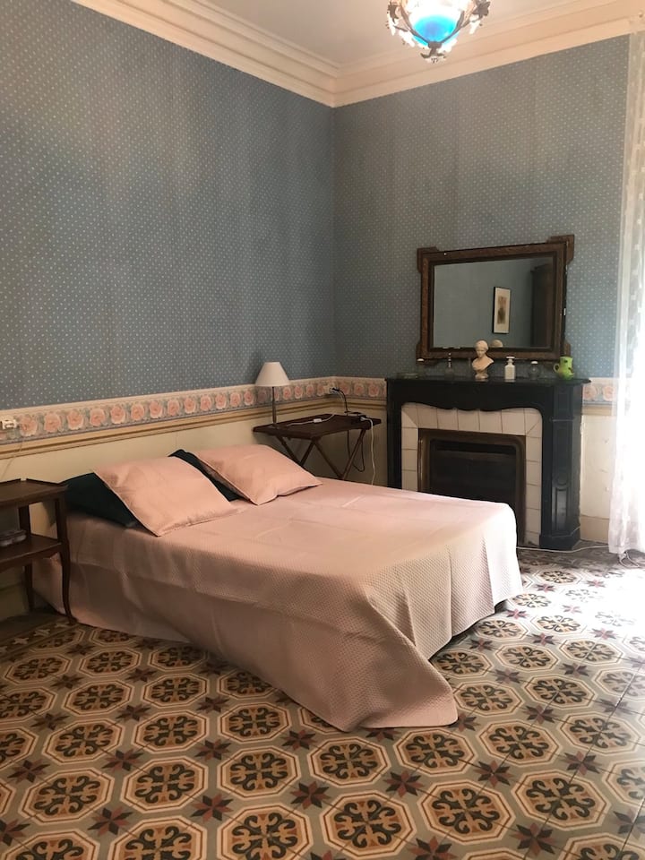 1-ва двојна спална соба на 1-ви кат.