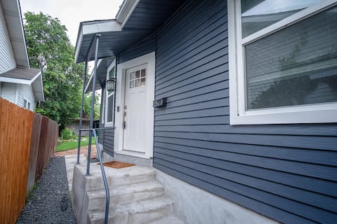 Complete Cozy Stylish 1BR/1BA Near Downtown