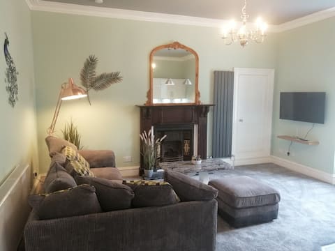 High quality 2 bedroom holiday flat in Banff