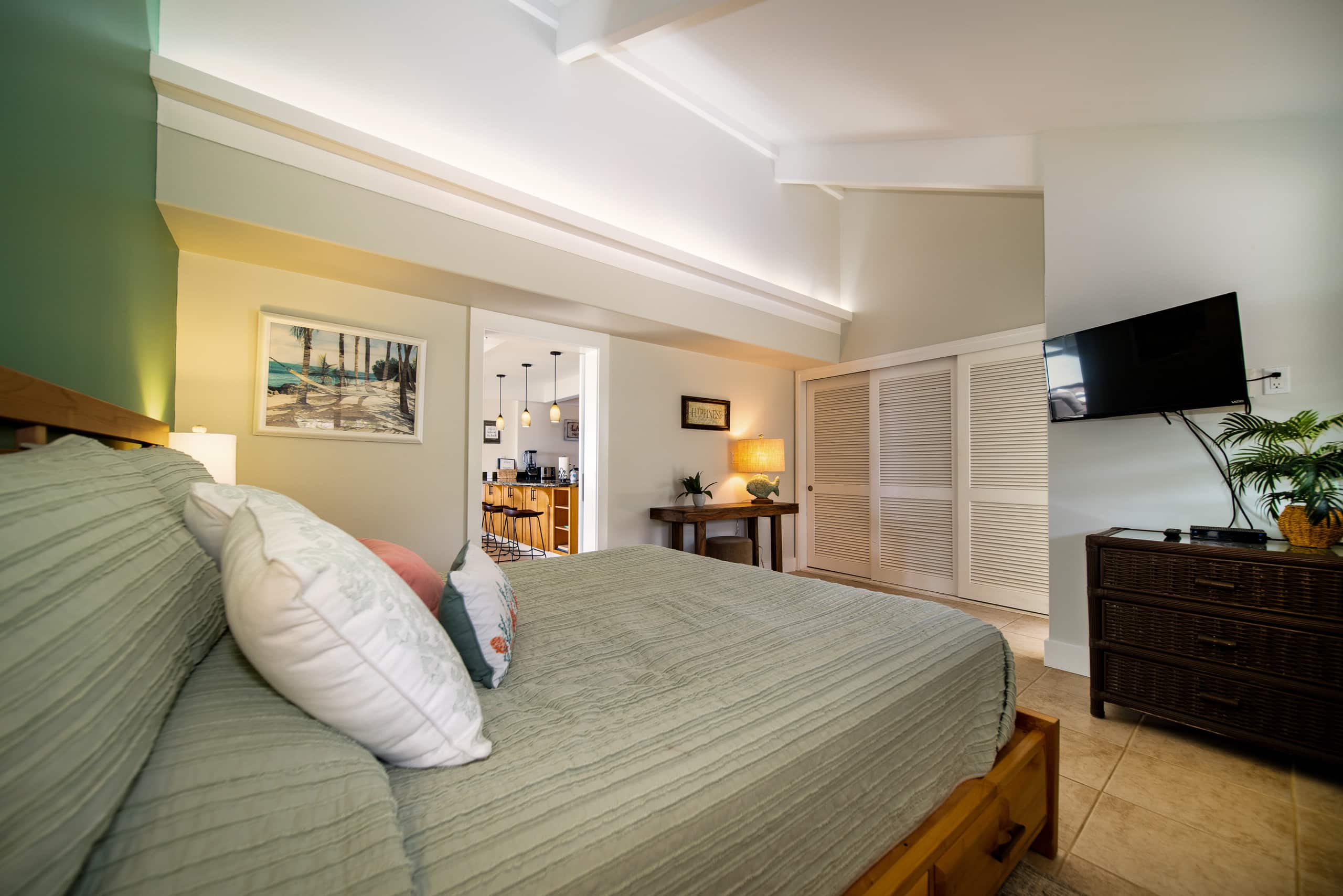 Condo in Lahaina · ★4.97 · 3 bedrooms · 5 beds · 2 private baths - Image 16